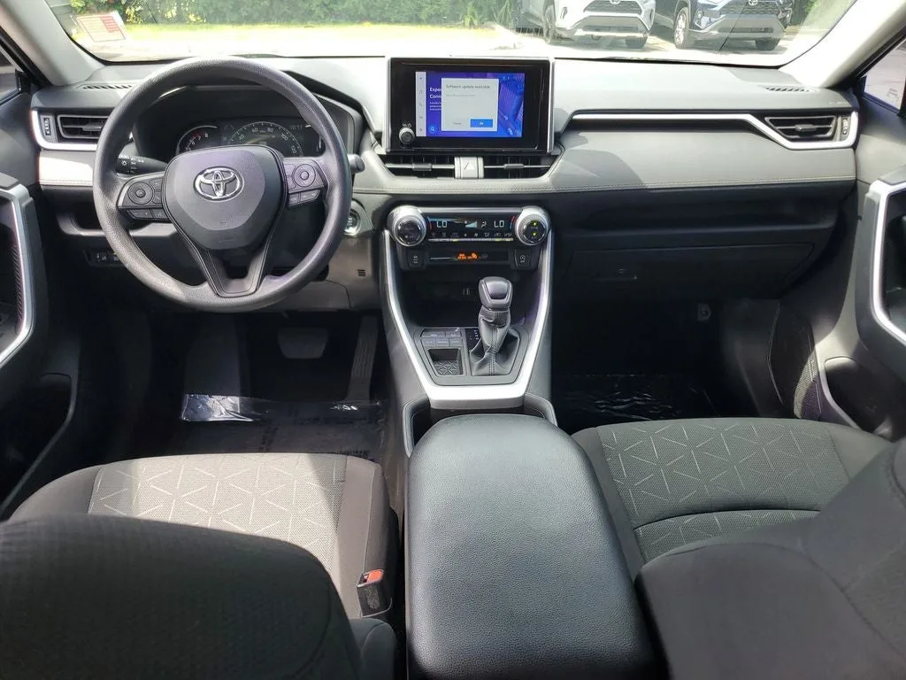 2024 Toyota RAV4 XLE photo 15