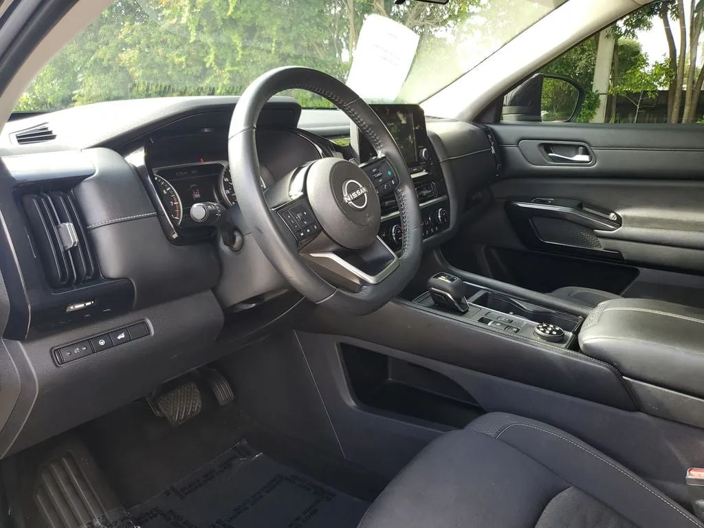 2022 Nissan Pathfinder SV photo 23