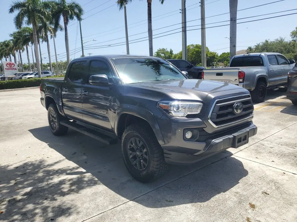 2023 Toyota Tacoma SR5 V6 photo 3