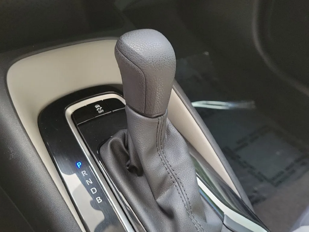 2024 Toyota Corolla LE photo 31