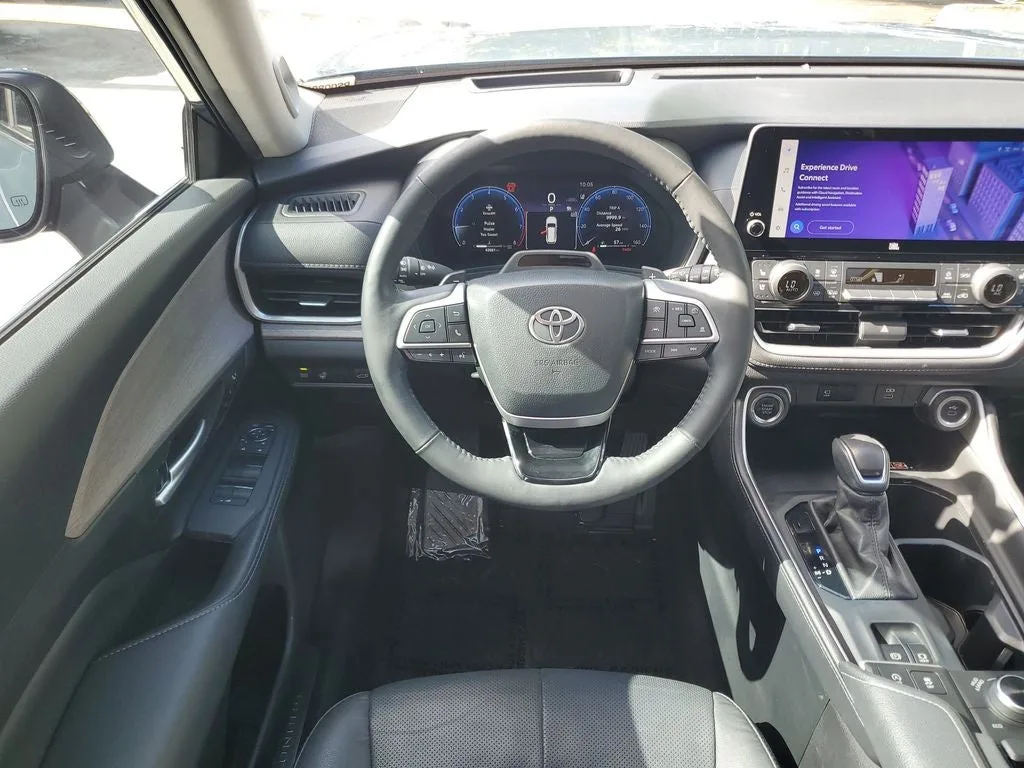 2024 Toyota Grand Highlander Platinum photo 17