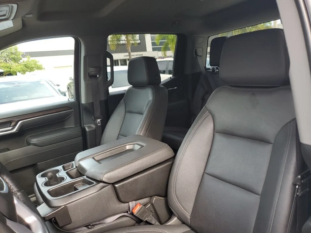 2025 GMC Sierra 1500 SLT photo 20