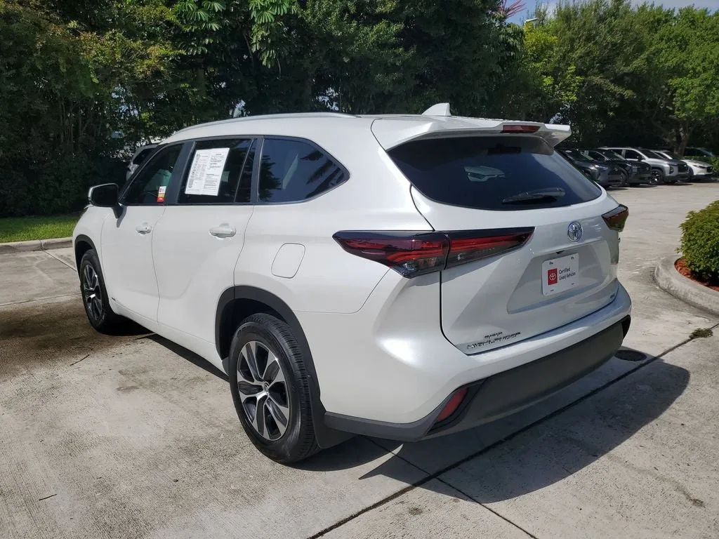 2026 Toyota Highlander Hybrid XLE photo 6