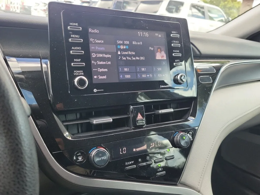 2023 Toyota Camry LE photo 26