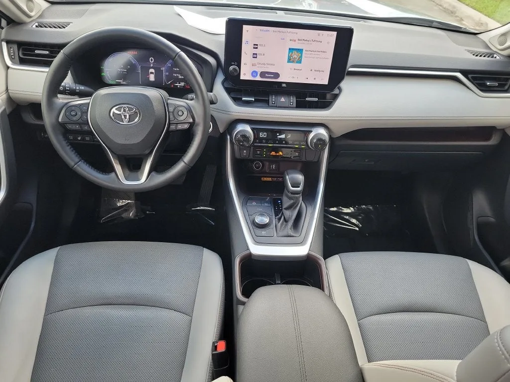 2023 Toyota RAV4 Hybrid Limited photo 17