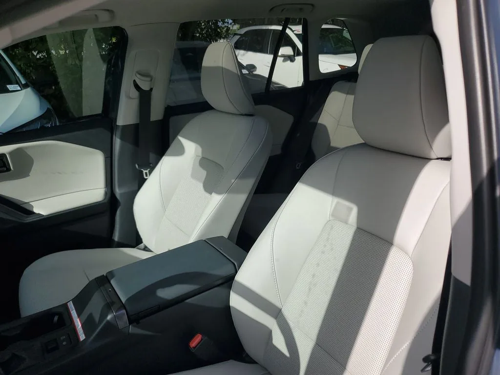 2026 Toyota RAV4 XLE Premium photo 21