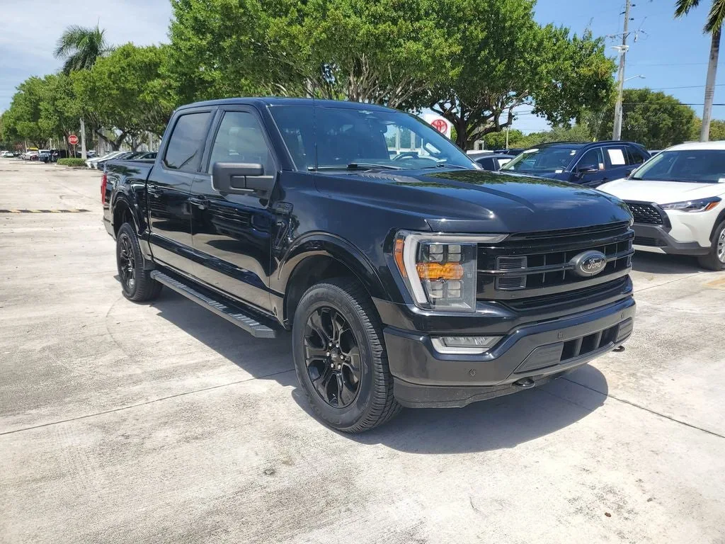 2023 Ford F-150 XLT photo 3