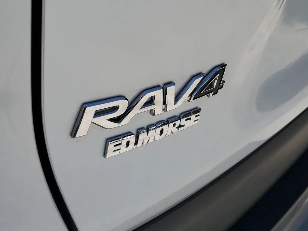 2025 Toyota RAV4 Limited photo 8