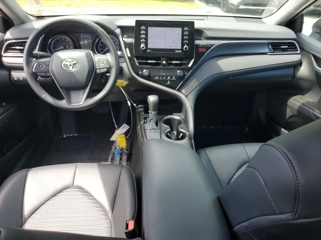 2023 Toyota Camry SE photo 14