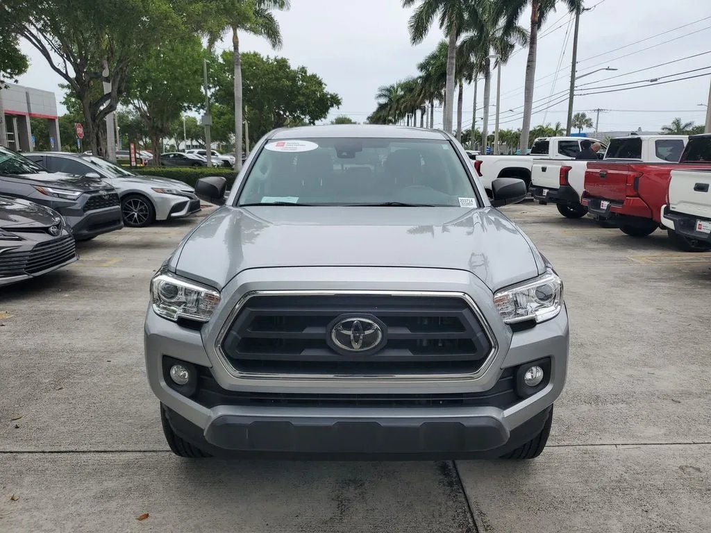 2023 Toyota Tacoma SR5 V6 photo 2