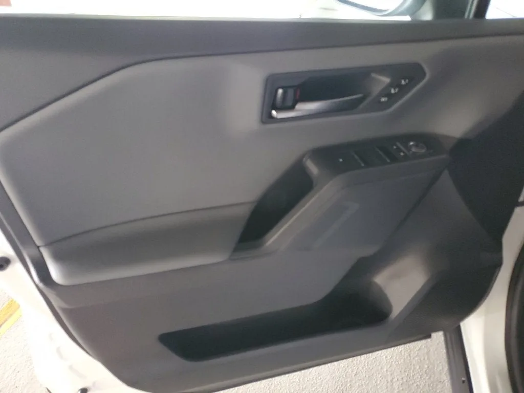 2026 Toyota RAV4 XSE photo 18