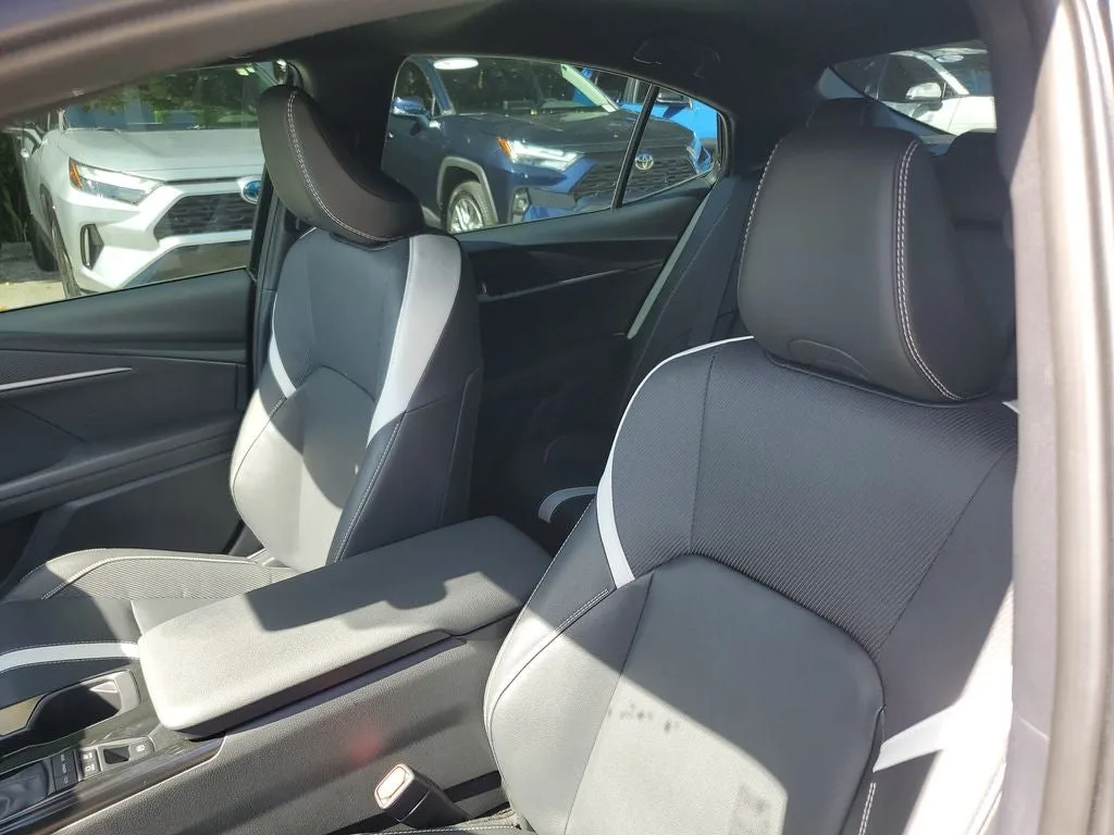 2025 Toyota Camry SE photo 17