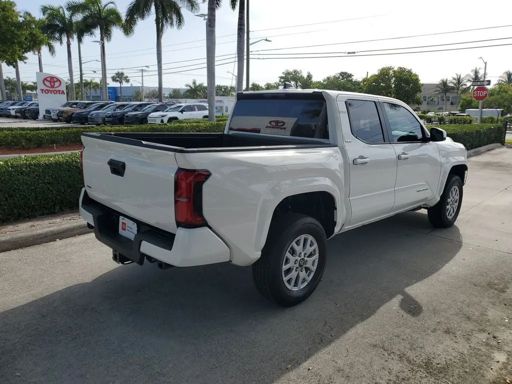 2024 Toyota Tacoma SR5 photo 4