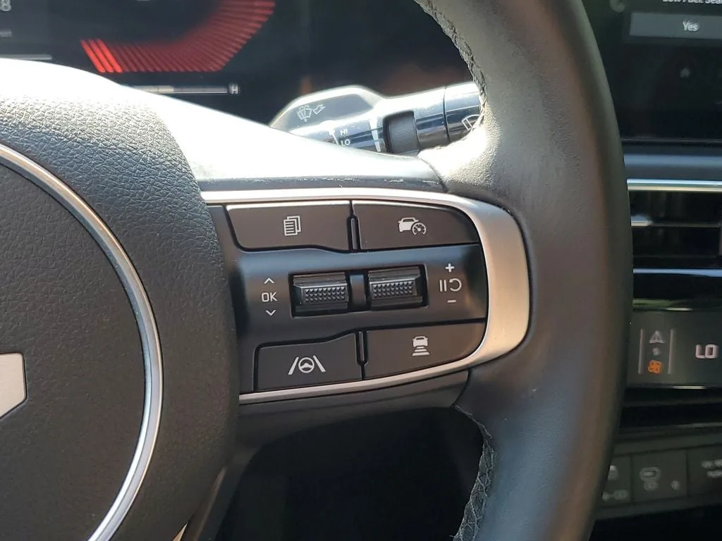 2025 Kia K5 GT-Line photo 22