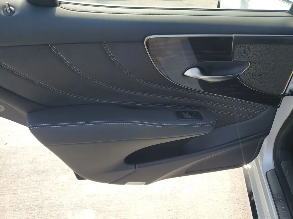 2018 Lexus LS 500 Base photo 10