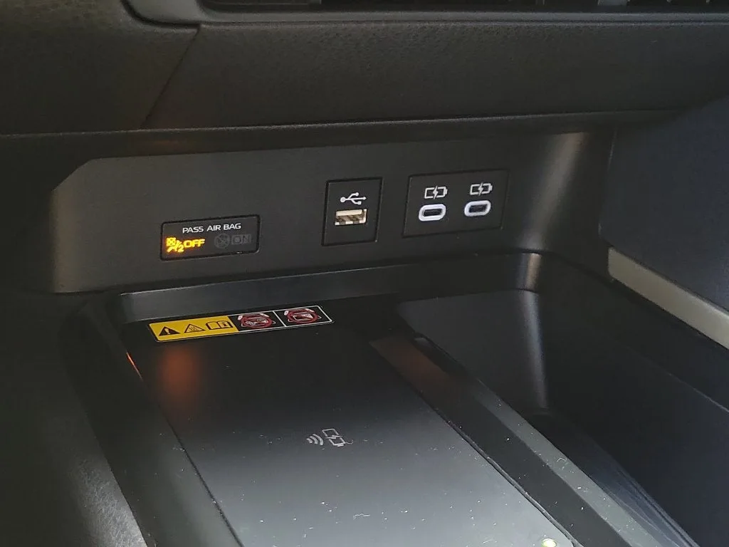 2025 Toyota Camry LE photo 30