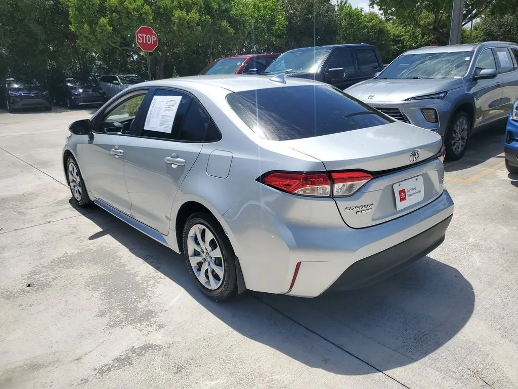 2025 Toyota Corolla LE photo 6