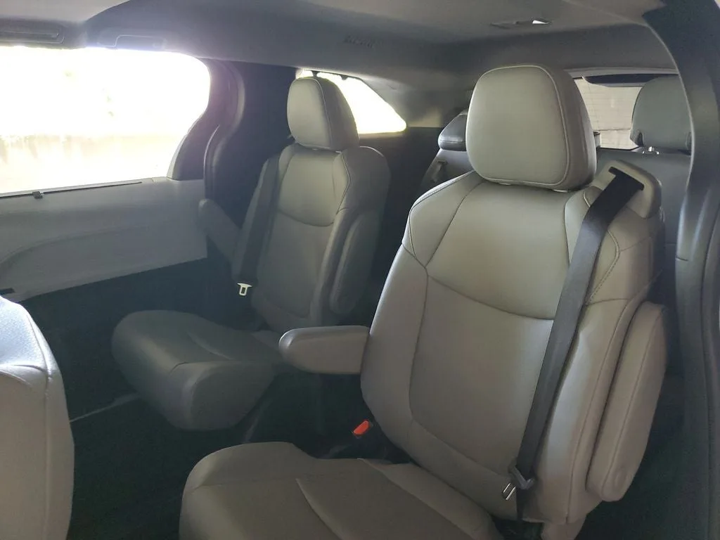 2026 Toyota Sienna XLE 7 Passenger photo 13