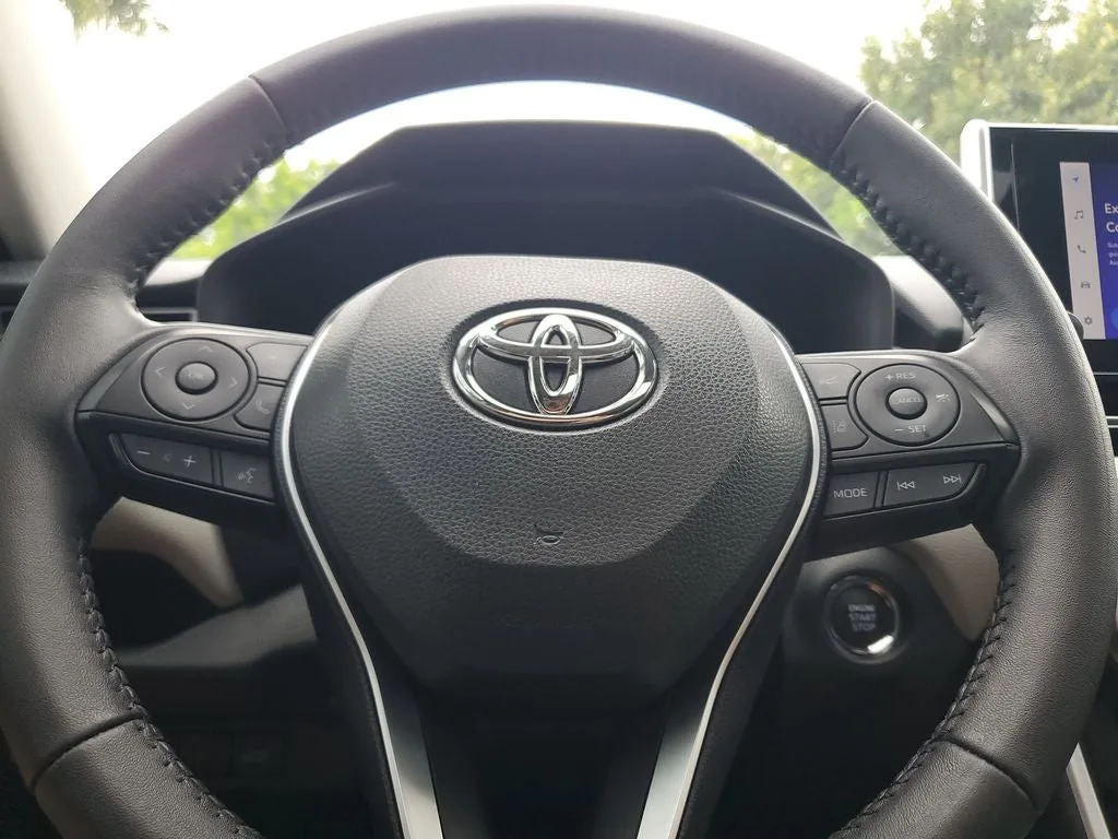 2024 Toyota RAV4 XLE Premium photo 24