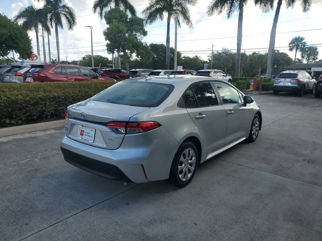 2024 Toyota Corolla LE photo 4