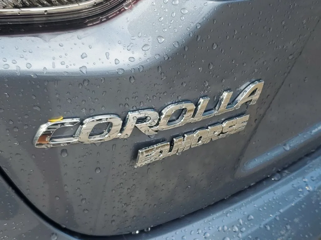 2024 Toyota Corolla LE photo 8