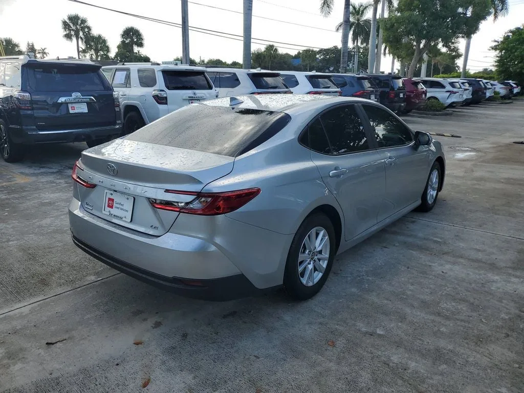 2025 Toyota Camry LE photo 4