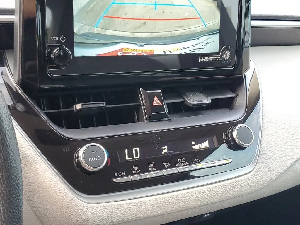2025 Toyota Corolla LE photo 27