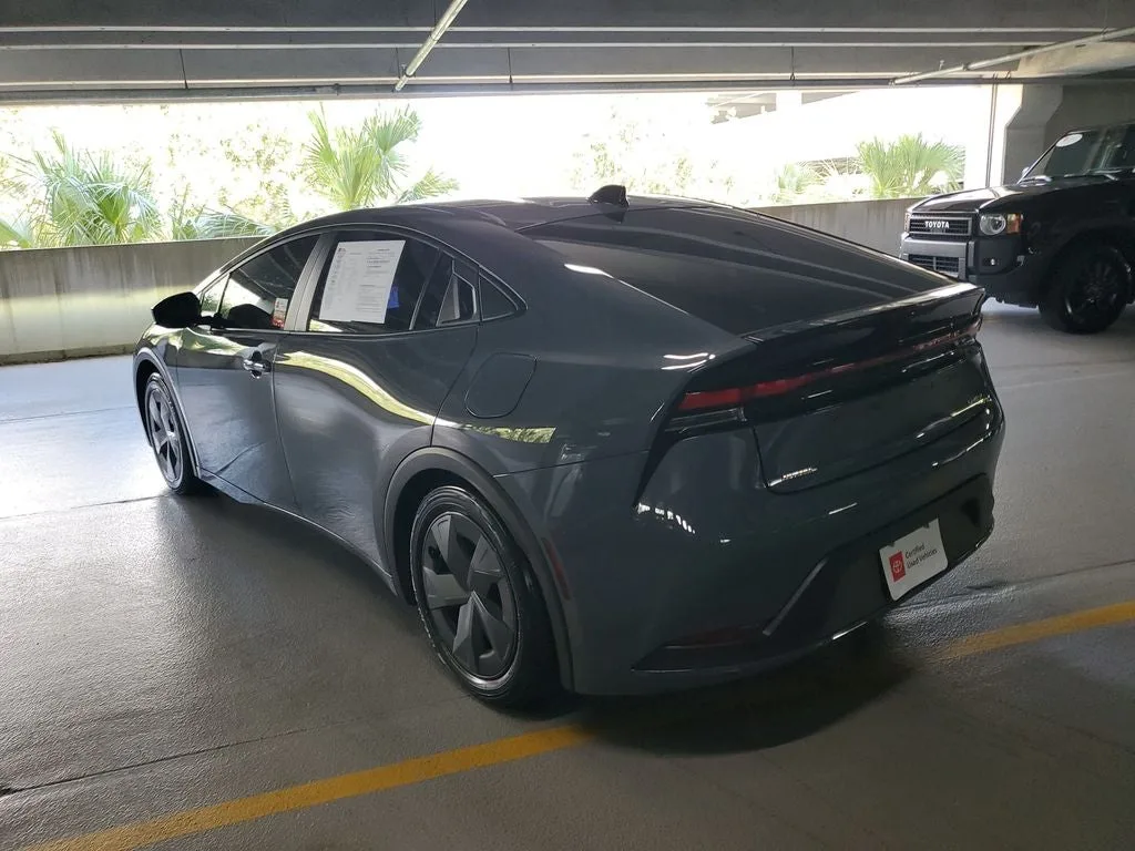 2026 Toyota Prius LE photo 6