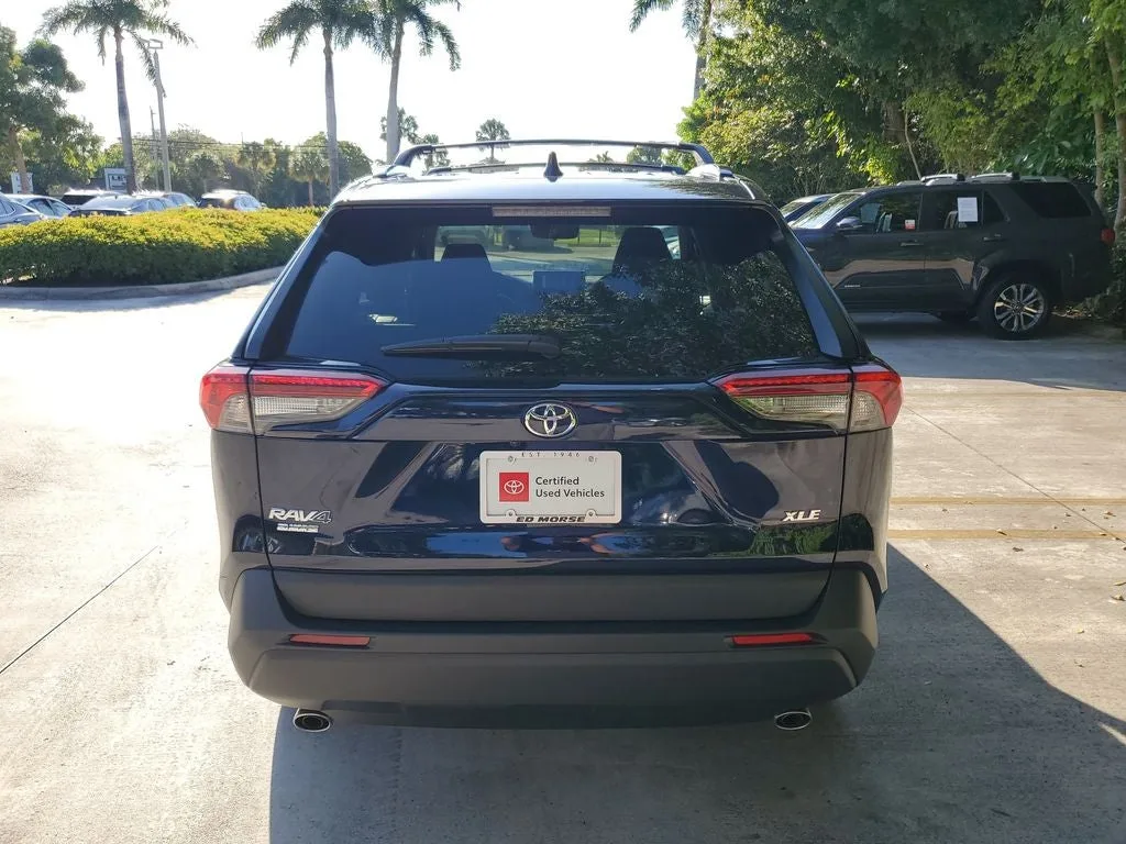 2024 Toyota RAV4 XLE Premium photo 5