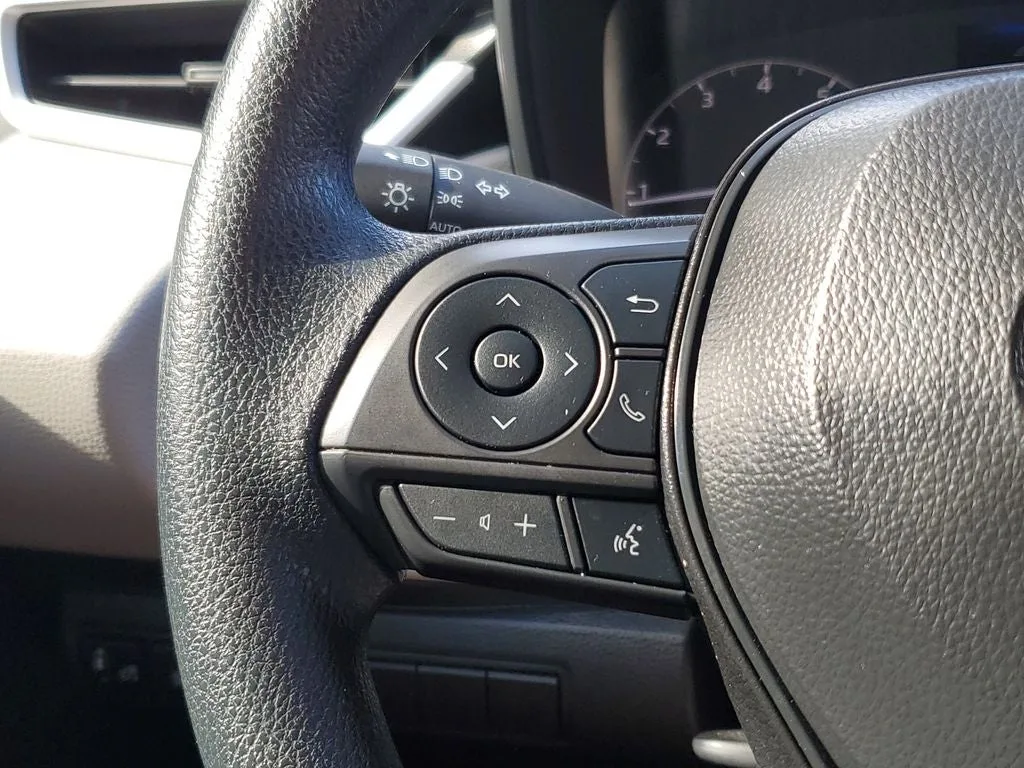 2025 Toyota Corolla LE photo 23