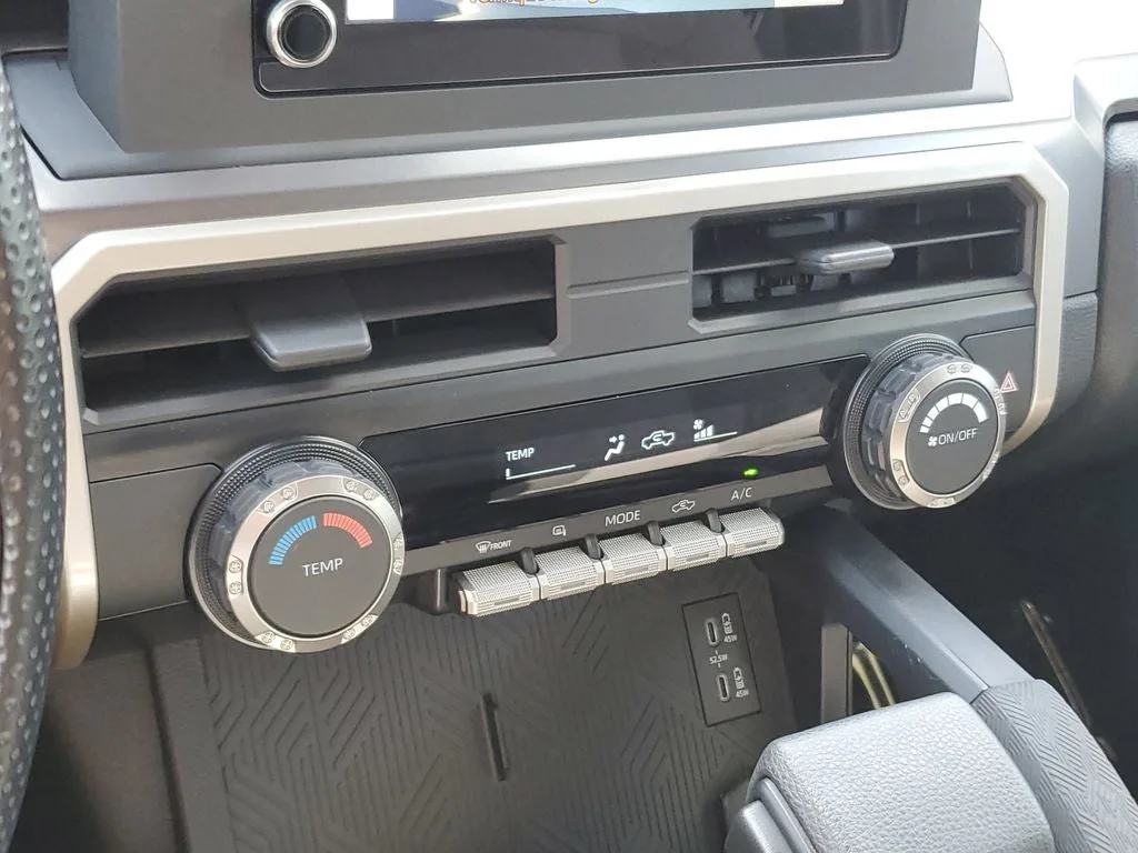 2025 Toyota Tacoma SR5 photo 27