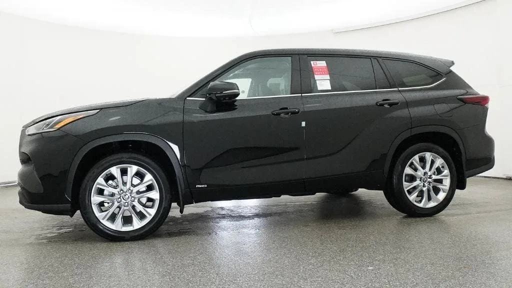 2026 Toyota Highlander Hybrid Limited photo 18