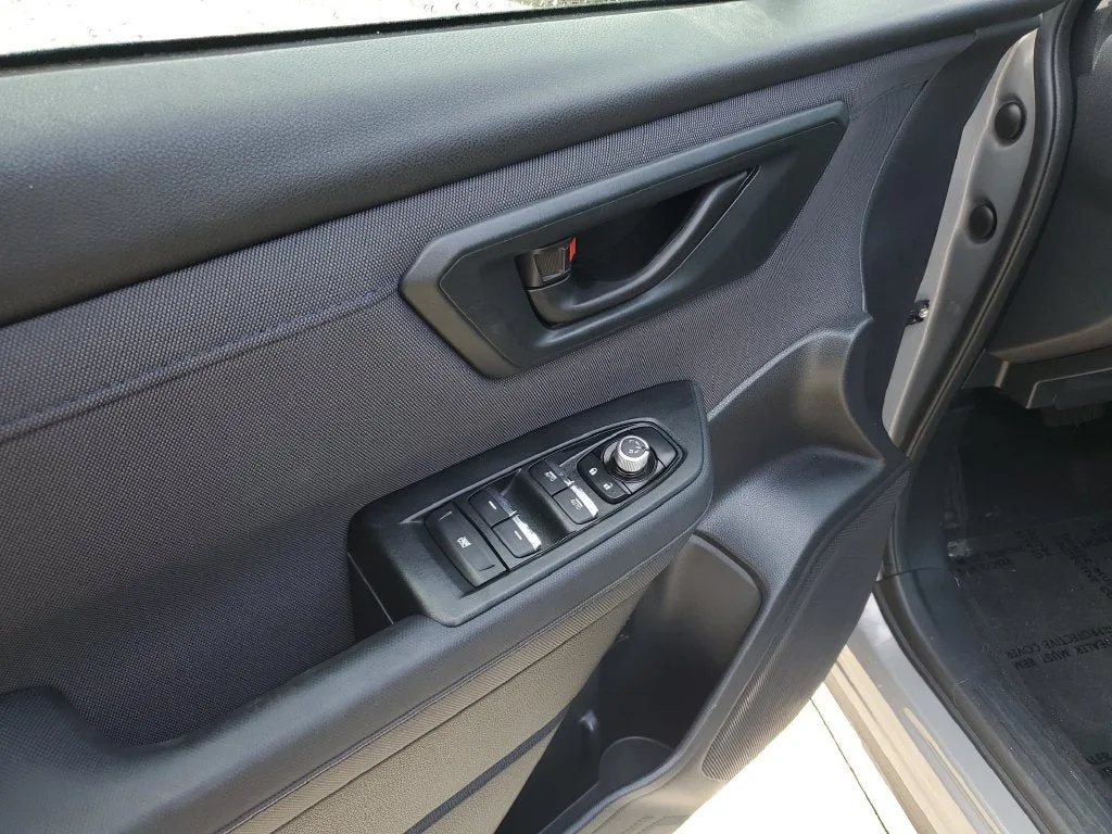 2025 Subaru Forester Premium photo 18