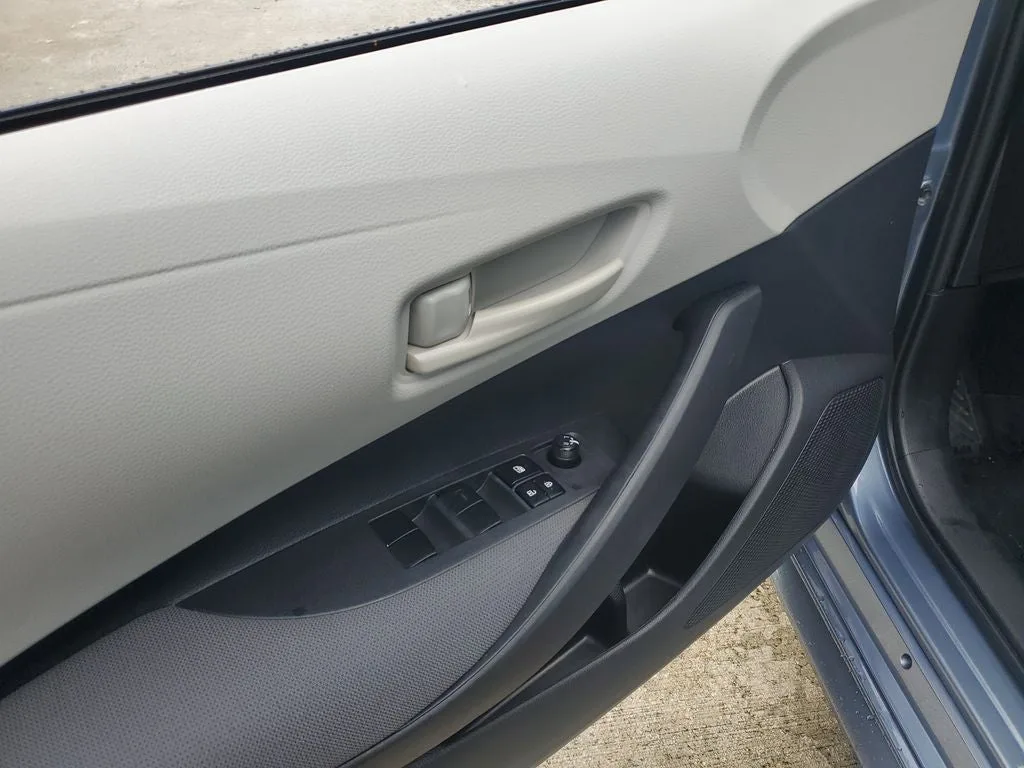 2024 Toyota Corolla LE photo 18