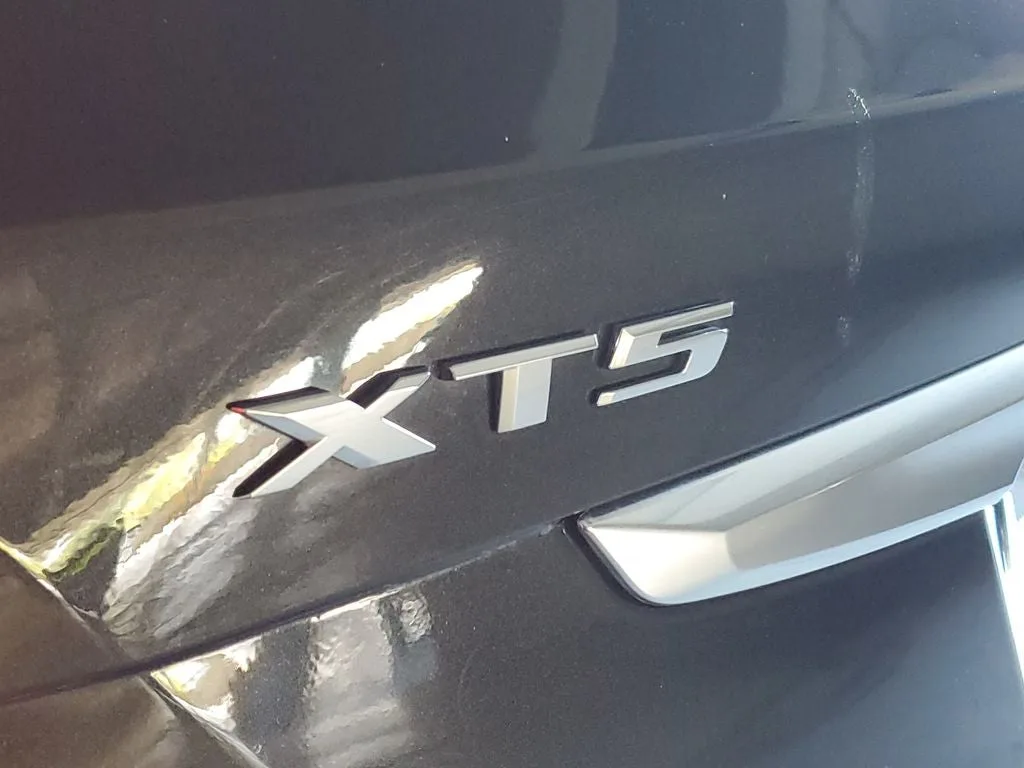 2023 Cadillac XT5 Luxury photo 8