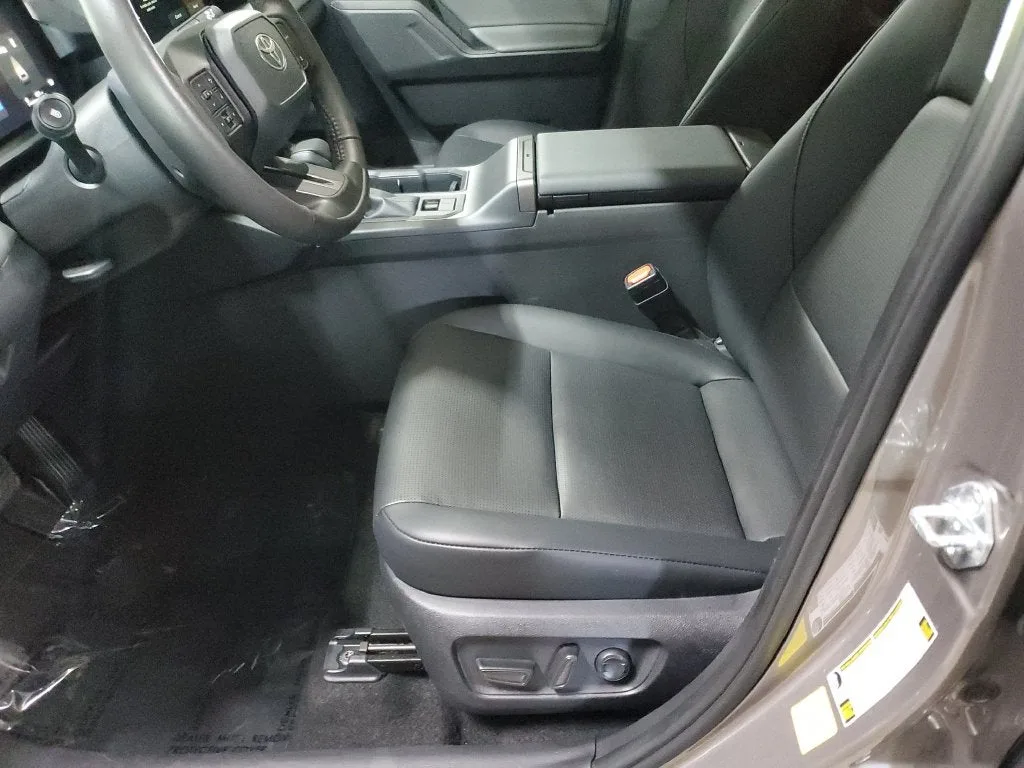 2026 Toyota RAV4 XLE Premium photo 19