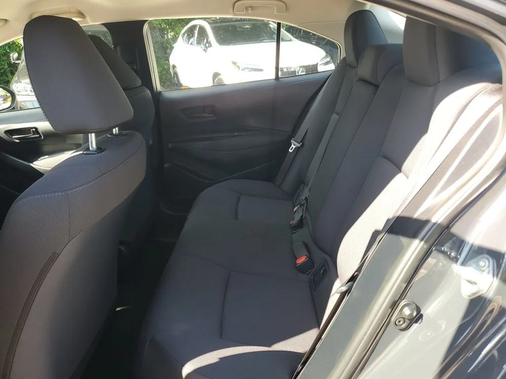2025 Toyota Corolla LE photo 11