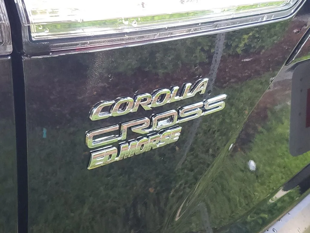 2024 Toyota Corolla Cross LE photo 4