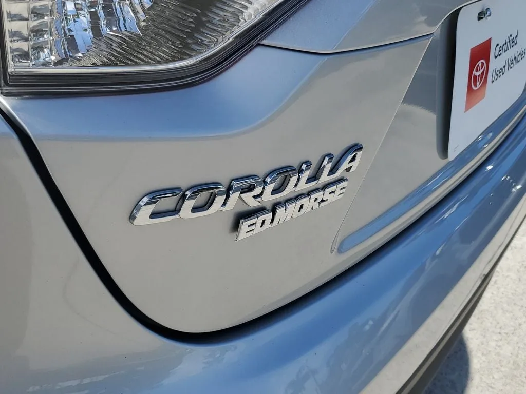 2025 Toyota Corolla LE photo 8