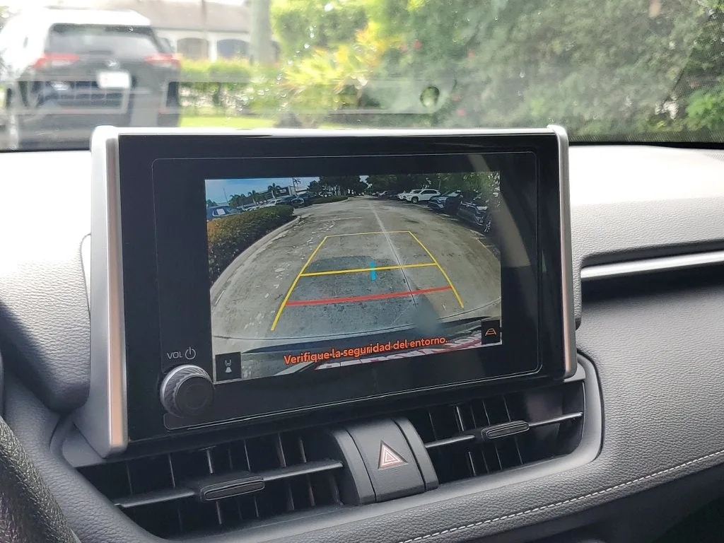 2025 Toyota RAV4 XLE photo 27