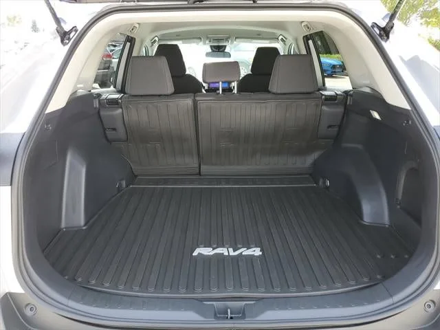 2024 Toyota RAV4 Hybrid LE photo 9