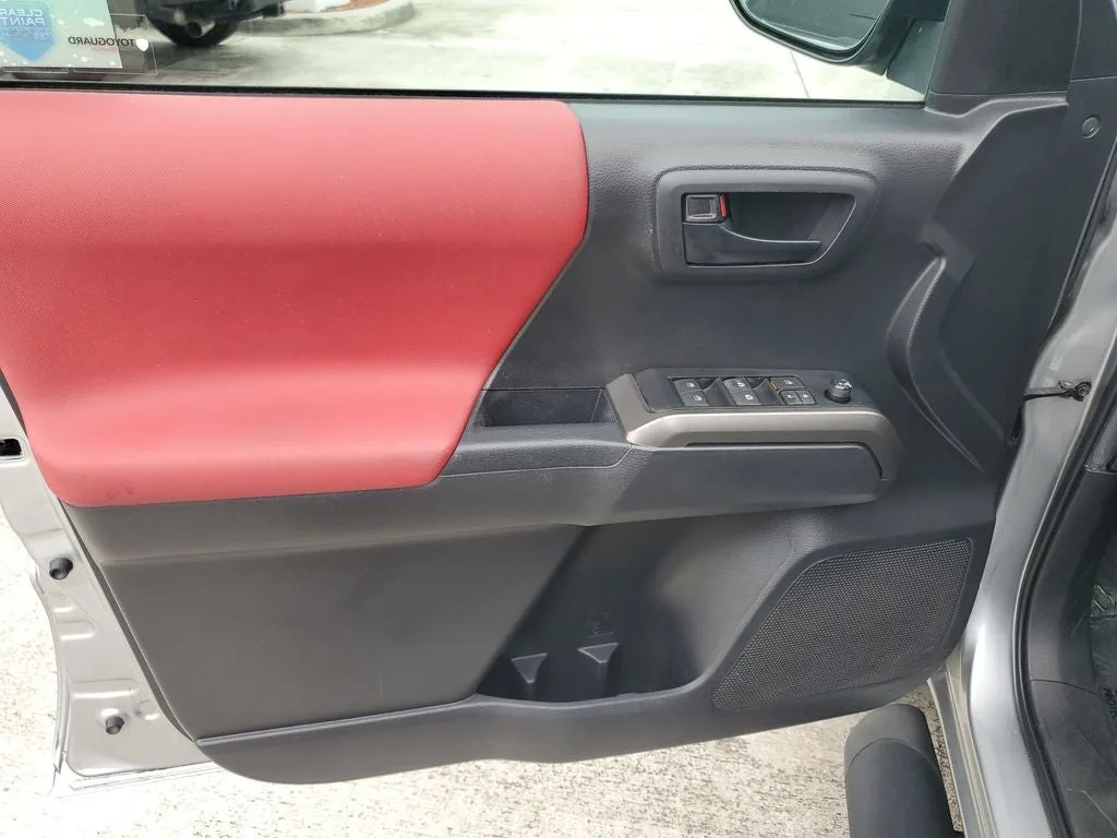 2023 Toyota Tacoma SR5 V6 photo 17