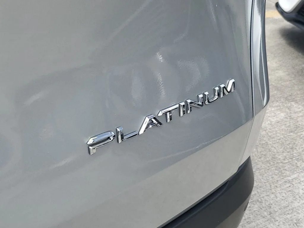 2024 Toyota Grand Highlander Platinum photo 9