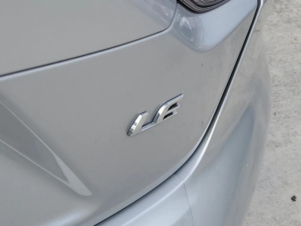 2024 Toyota Corolla LE photo 8