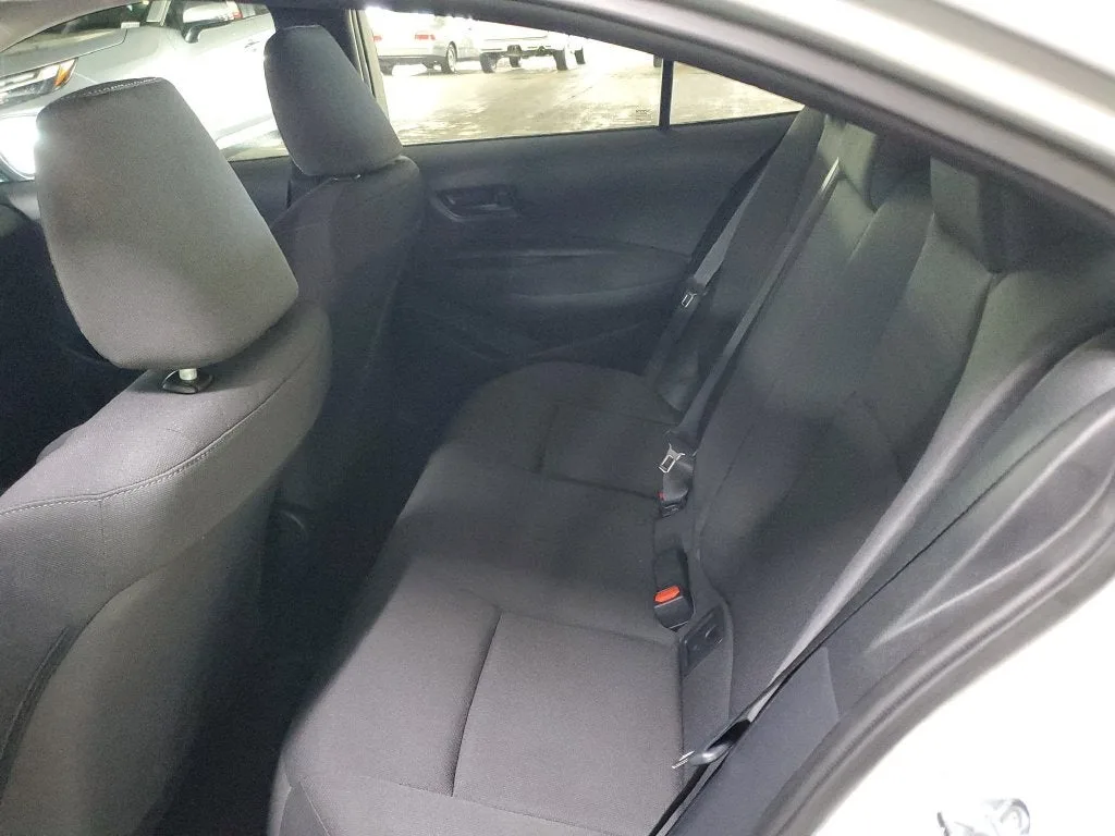 2025 Toyota Corolla LE photo 12