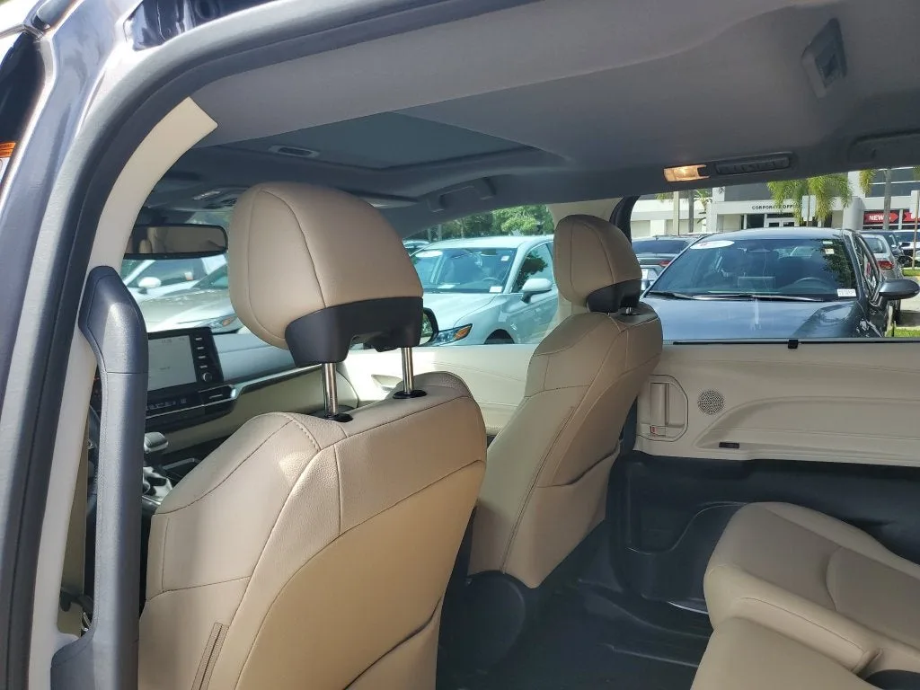 2024 Toyota Sienna XLE 8 Passenger photo 14