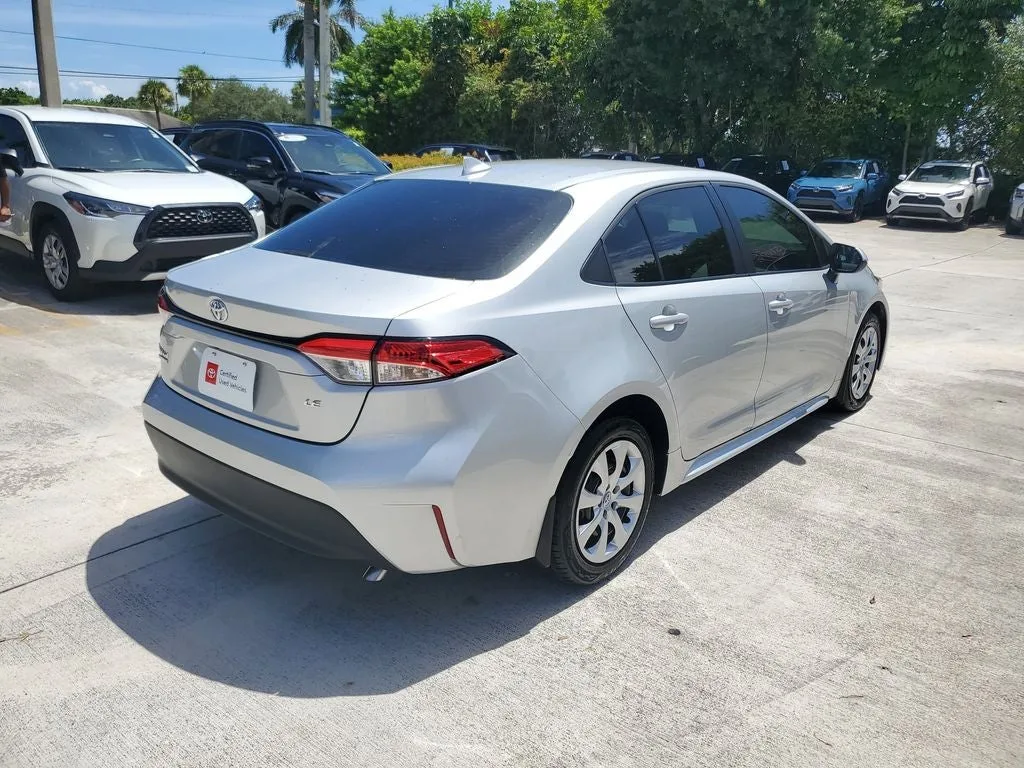 2025 Toyota Corolla LE photo 4