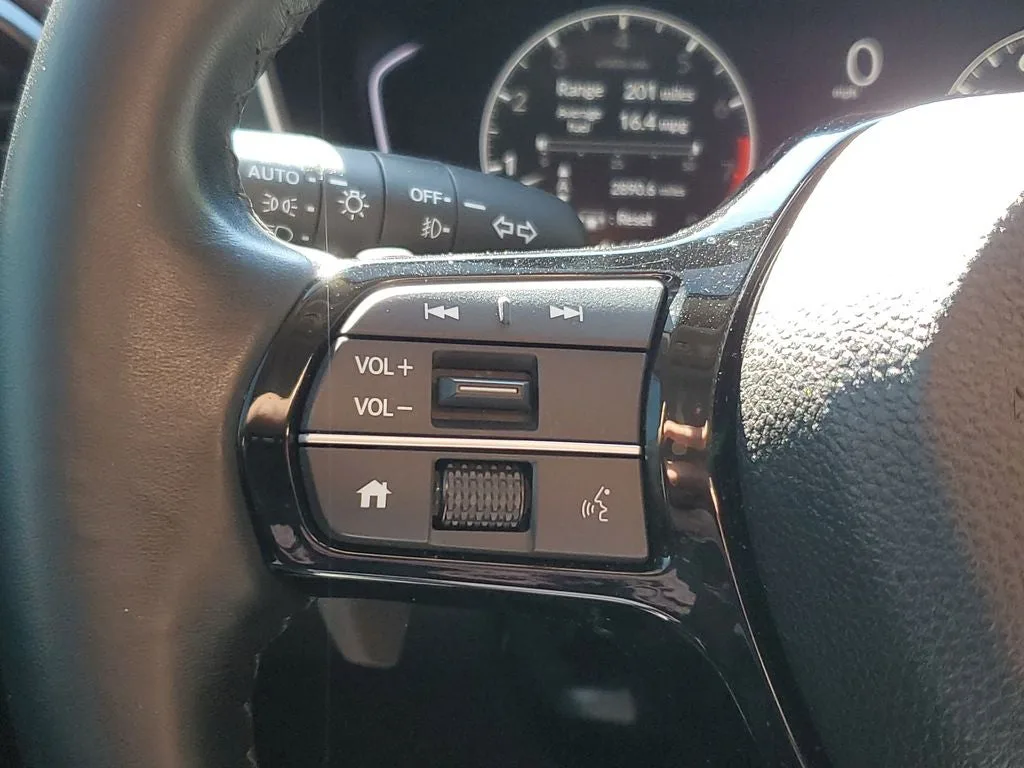 2025 Honda Pilot Touring photo 25