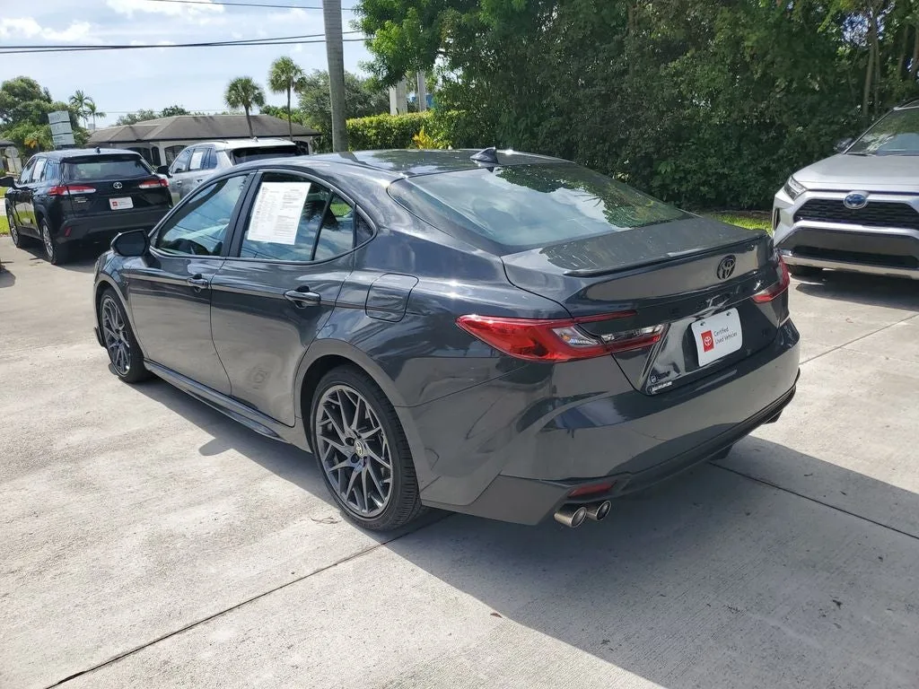 2025 Toyota Camry SE photo 5