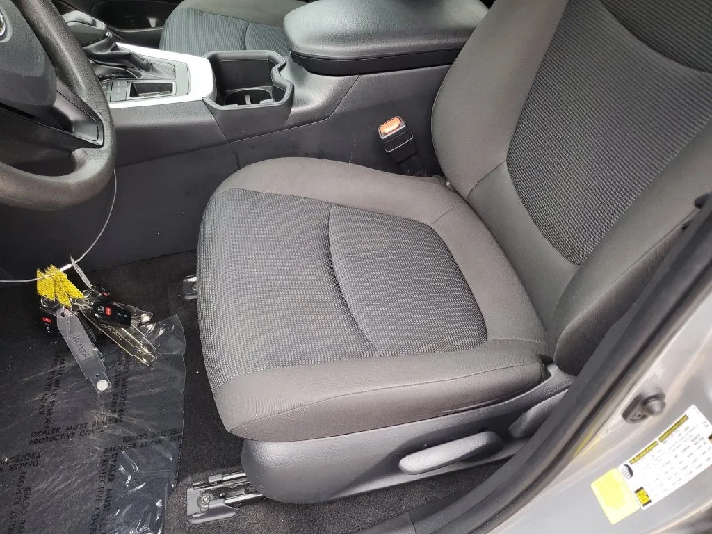 2024 Toyota RAV4 LE photo 20